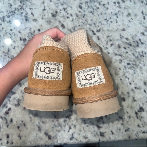 UGG
Purl Cardy Knit Boot size 6 - Picture 4 of 10